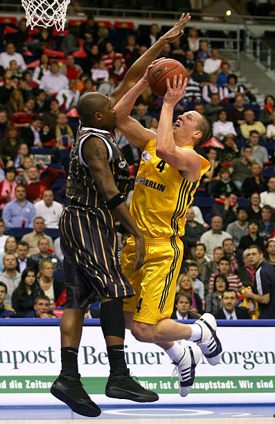 同时也表现 同时也表现