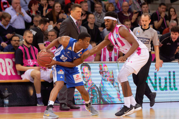 尽管年轻 尽管年轻