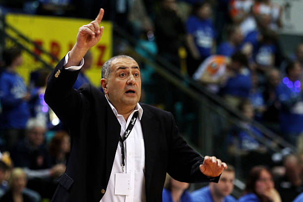 根据以往两 根据以往两